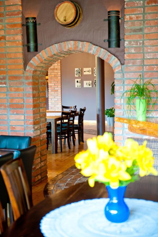 Restaurant&Hotel Klidzina Skriveri Zewnętrze zdjęcie