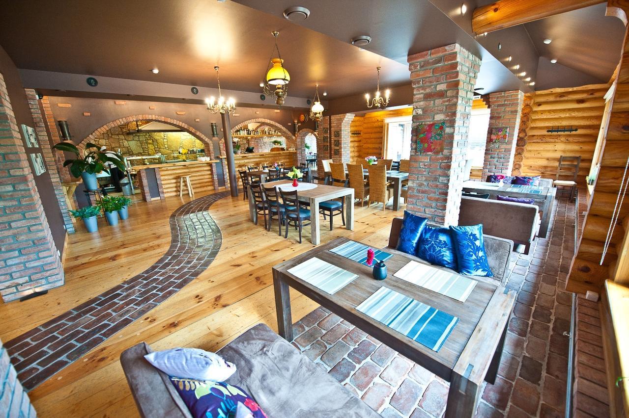 Restaurant&Hotel Klidzina Skriveri Zewnętrze zdjęcie